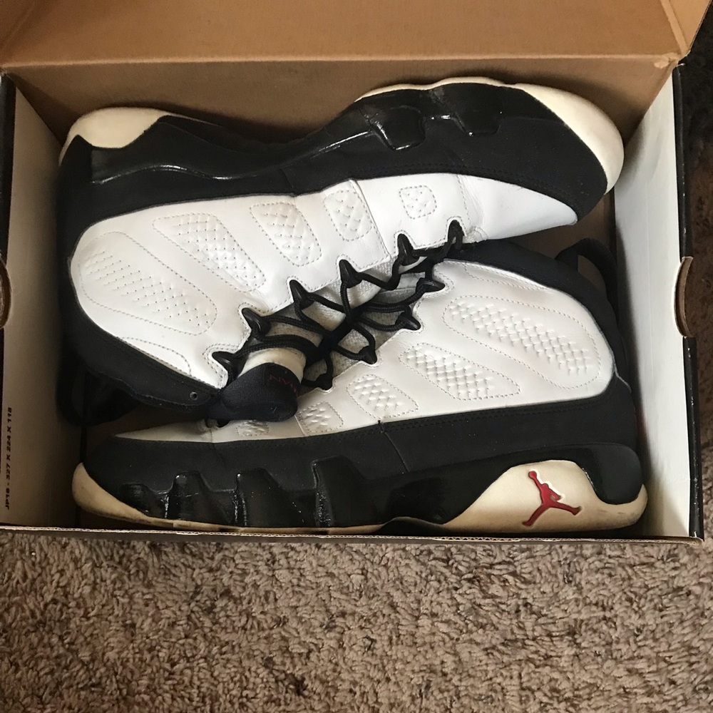 Air Jordan 9 retros 2002 sz 11.5